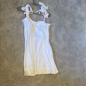 Elegant White Sleeveless Dress